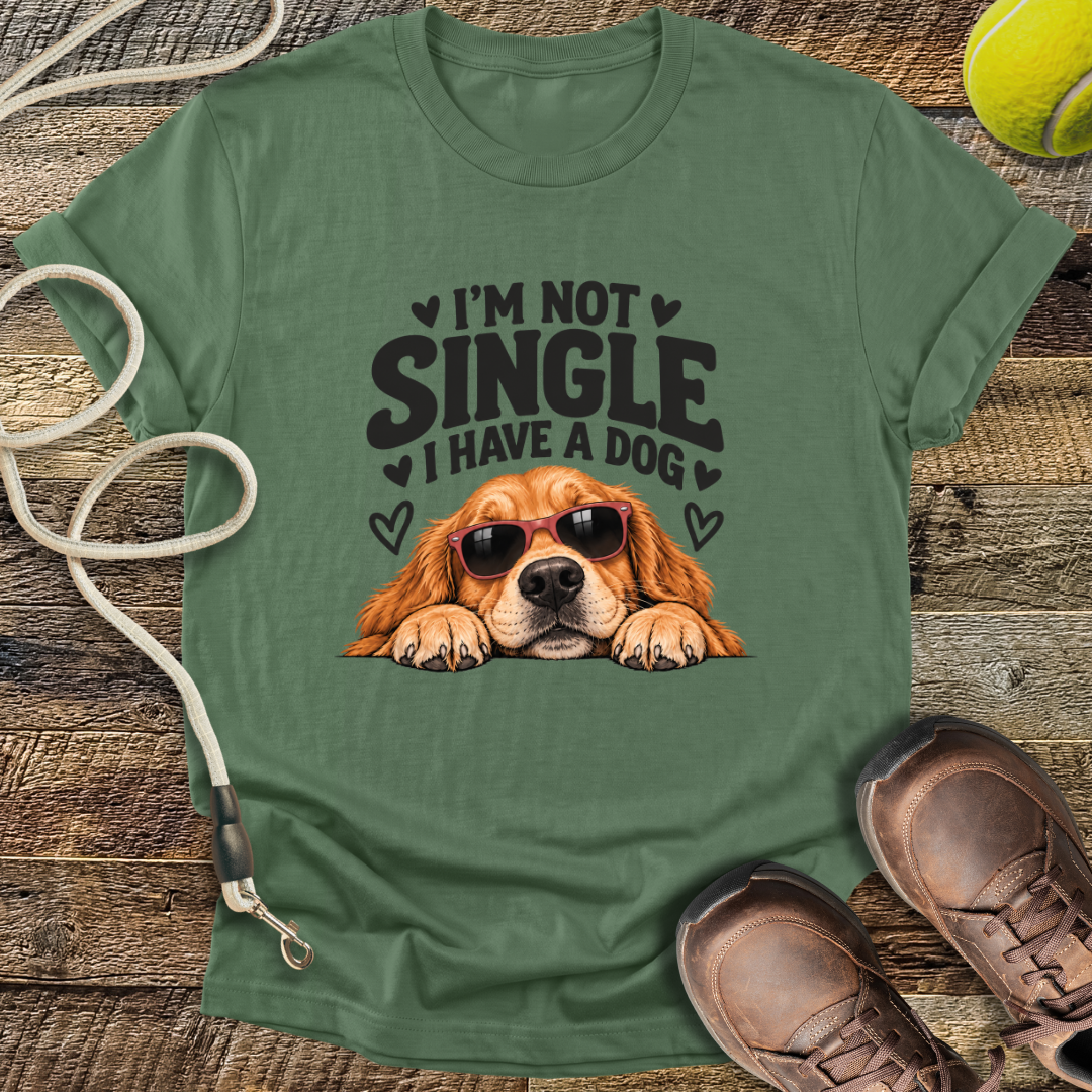 I'm Not Single (Golden Retriever) T-Shirt