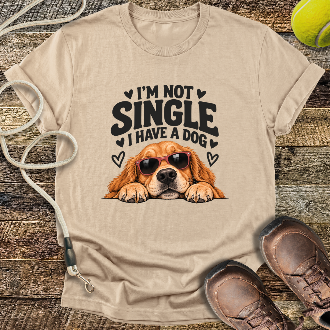 I'm Not Single (Golden Retriever) T-Shirt